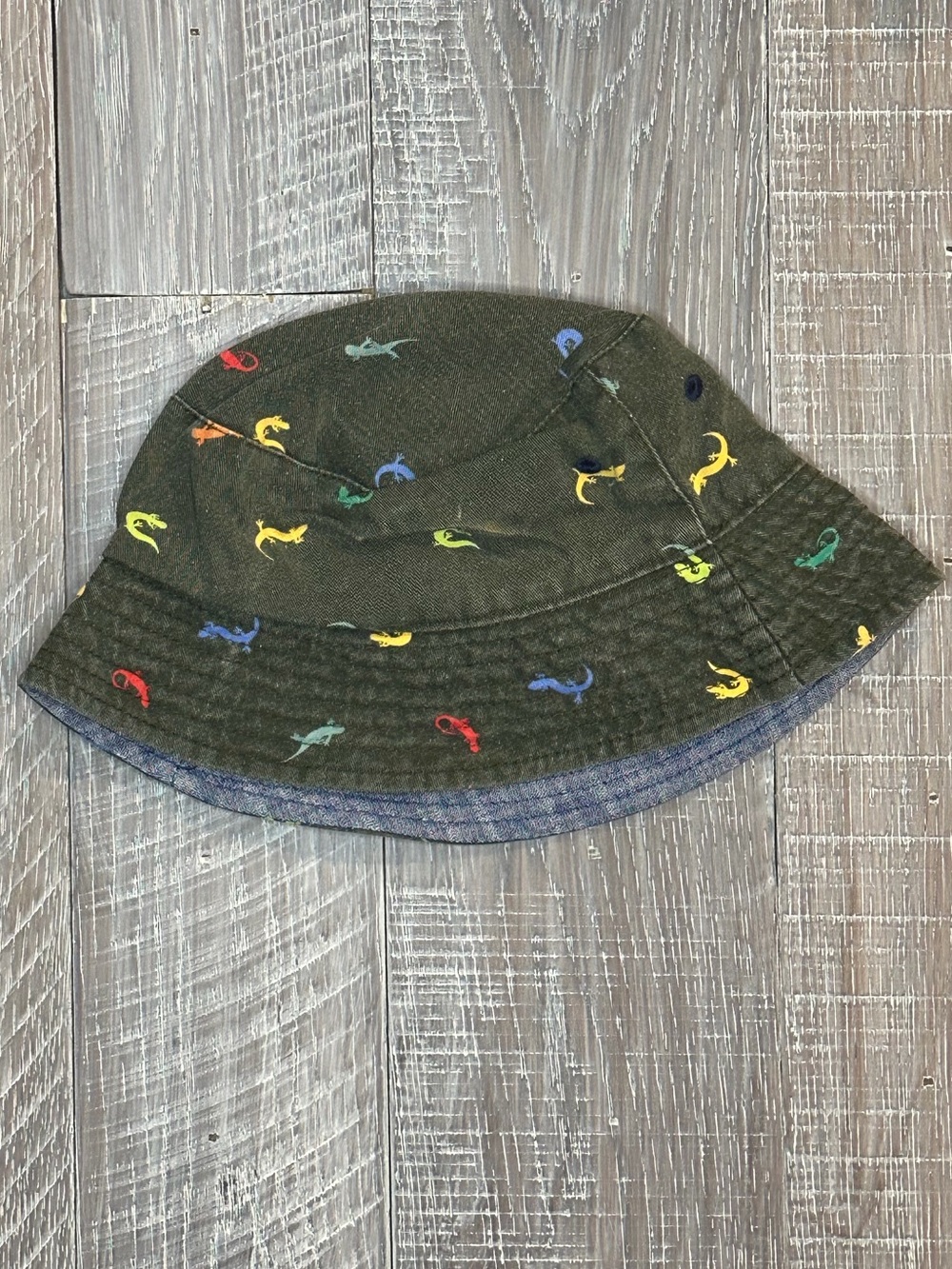 Kids Reversible Lizard Bucket Hat - Olive Green